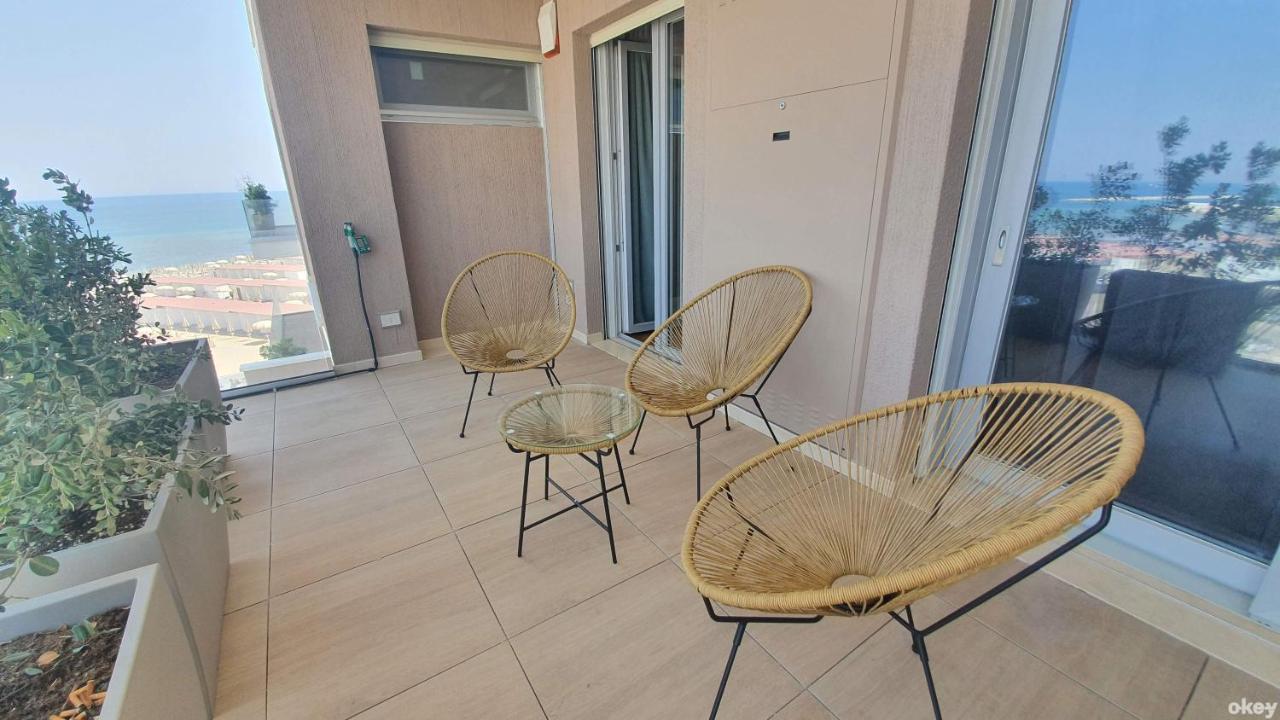 Seven Seas Luxury Apartments - Bari San Girolamo エクステリア 写真